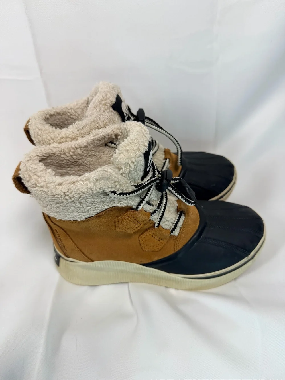 SOREL Youth Size 4 Boots Winter Style Waterproof Leather Duck Boot   Sherpa